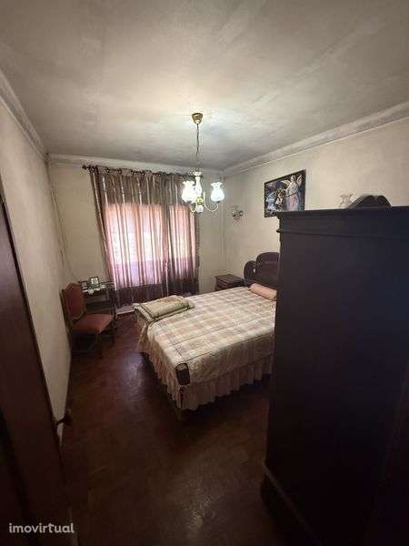 Moradia  T4 + logradouro - Grande imagem: 5/12