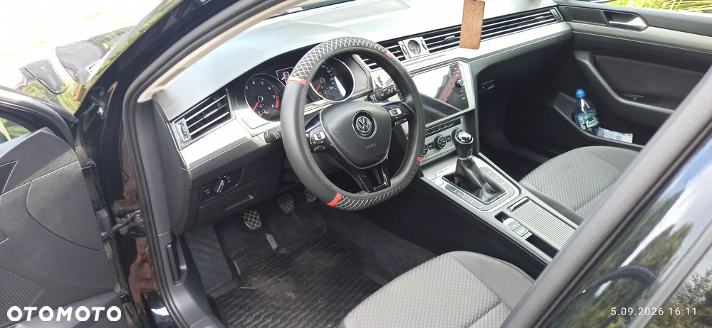 Volkswagen Passat - 15