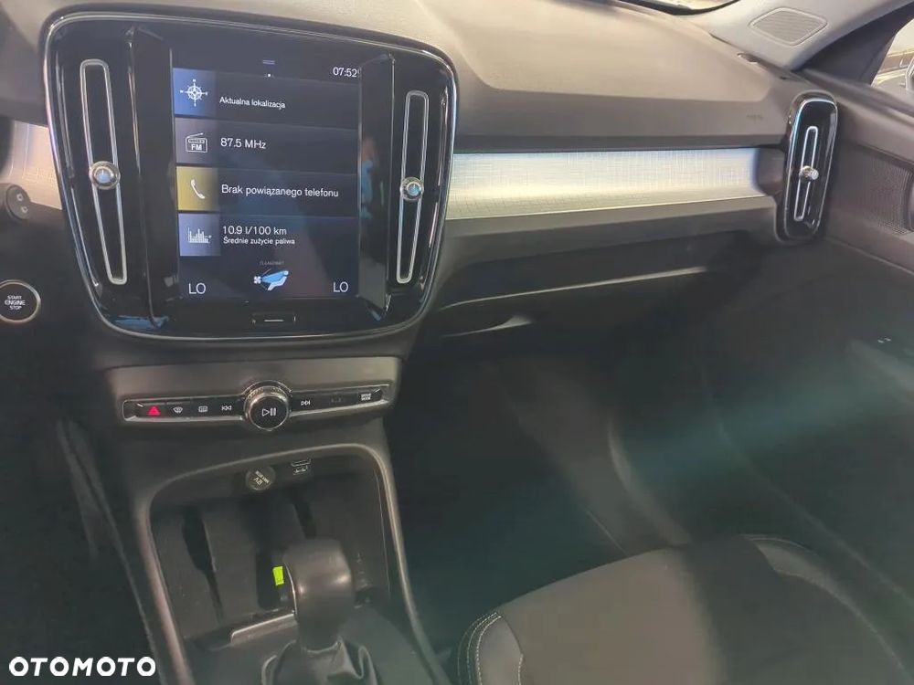 Volvo XC 40 T3 Momentum - 13