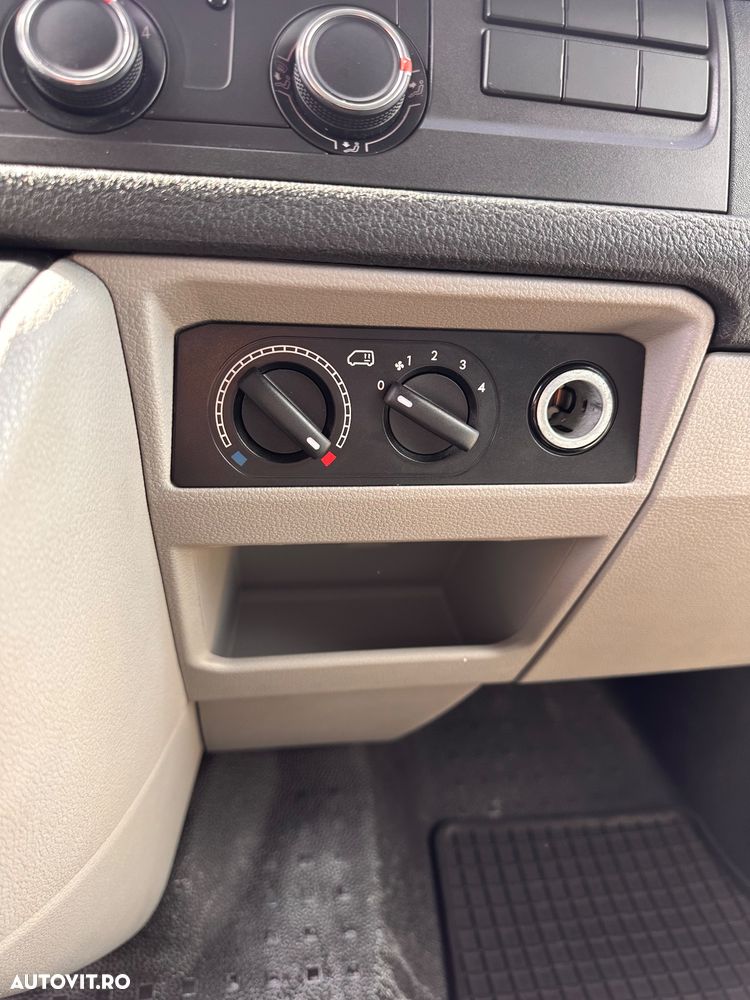 Volkswagen Transporter - 12