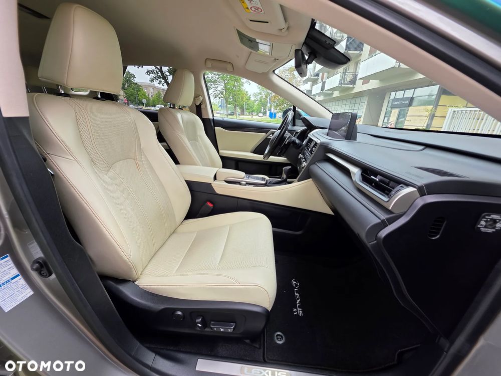 Lexus RX 450h Prestige - 38