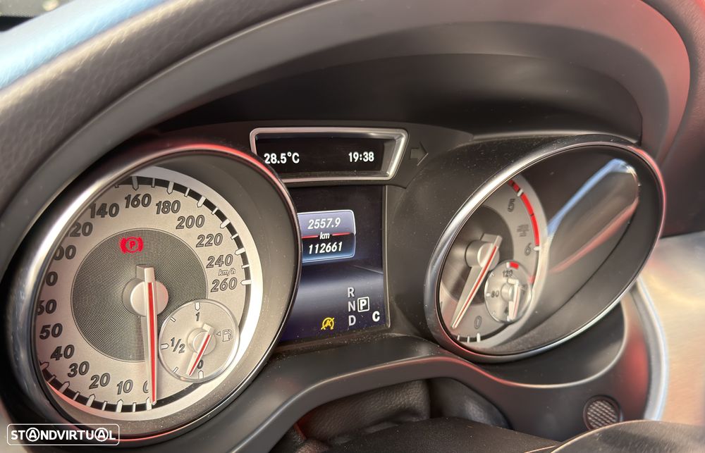 Mercedes-Benz CLA 220 d Shooting Brake AMG Line Aut. - 19