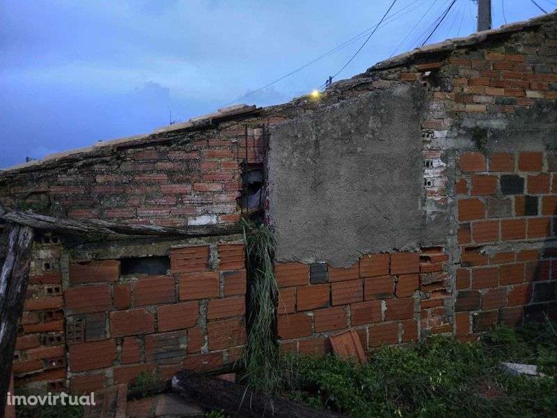 Moradia para T3 (reabilitar) - Grande imagem: 2/10