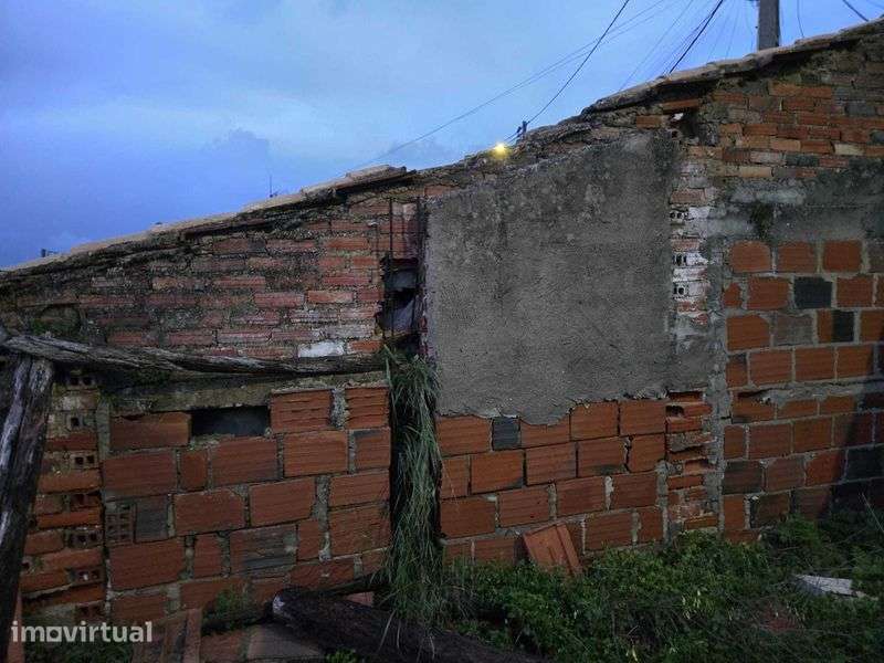 Moradia para T3 (reabilitar) - Grande imagem: 2/10