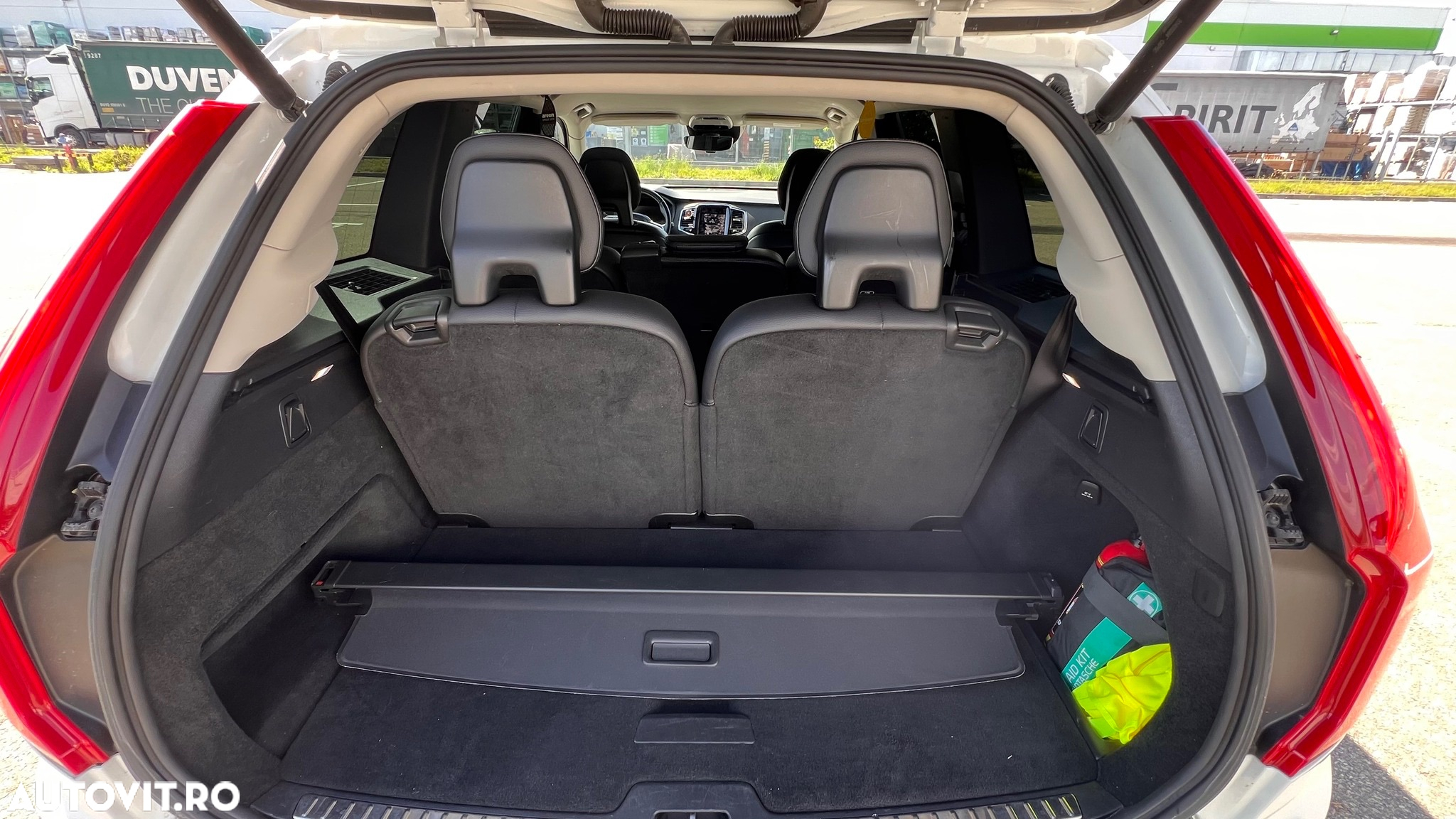 Volvo XC 90 T5 AWD Geartronic Momentum - 25