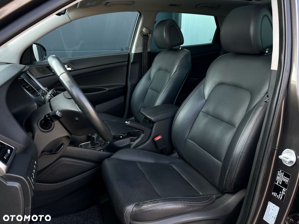 Hyundai Tucson 2.0 CRDI BlueDrive Style 2WD - 17