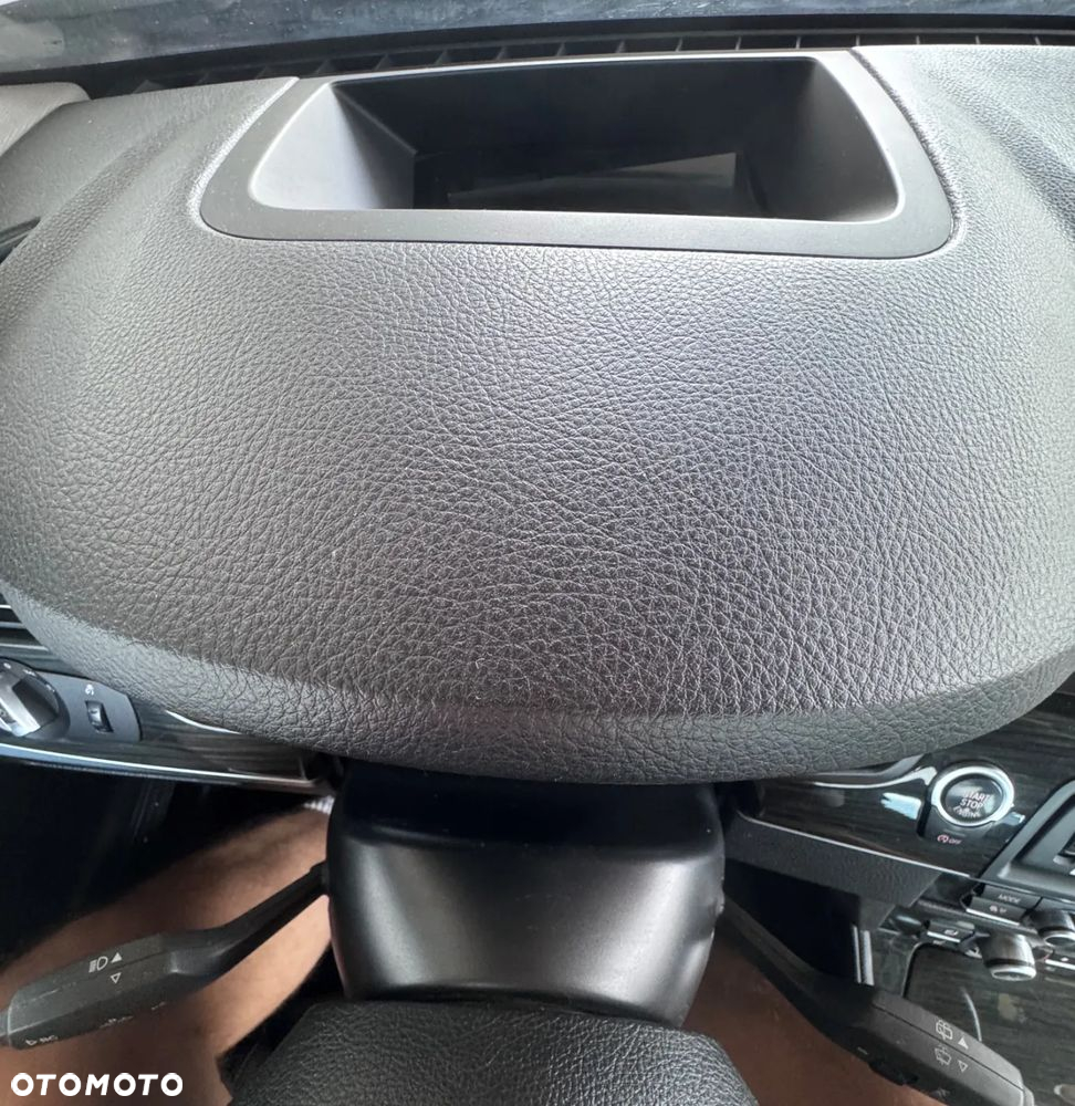 BMW Seria 5 525d xDrive Touring - 26