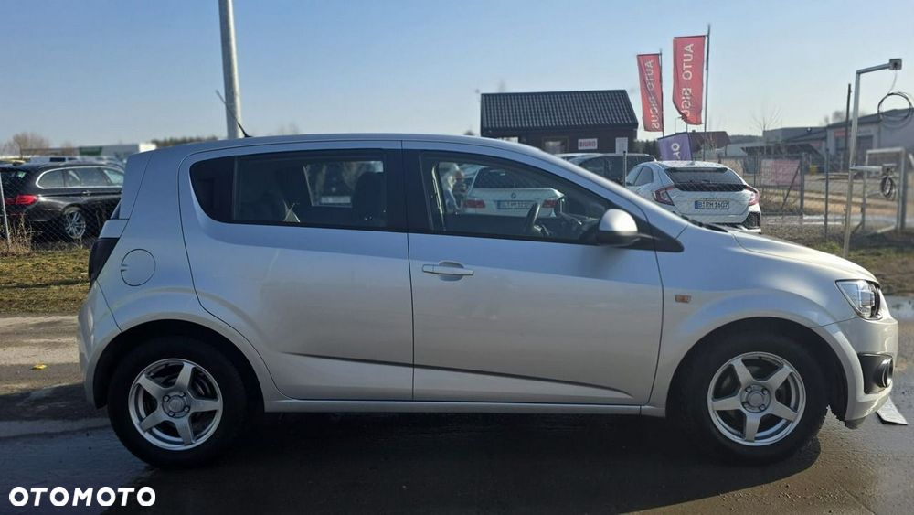 Chevrolet Aveo - 5