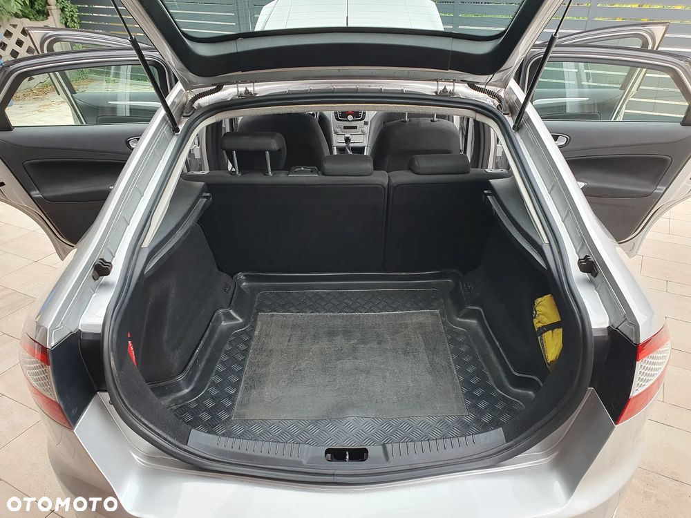 Ford Mondeo 1.8 TDCi Ambiente - 19