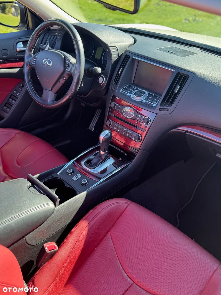 Infiniti Q60 - 13