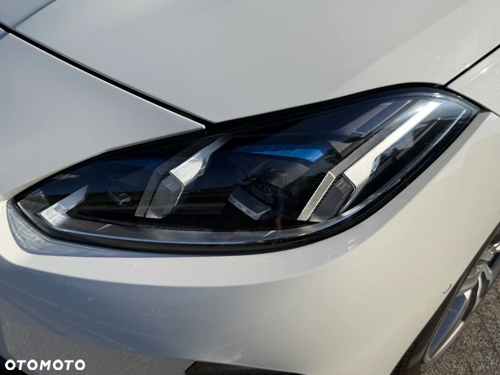 BMW Seria 1 120 mHEV - 13