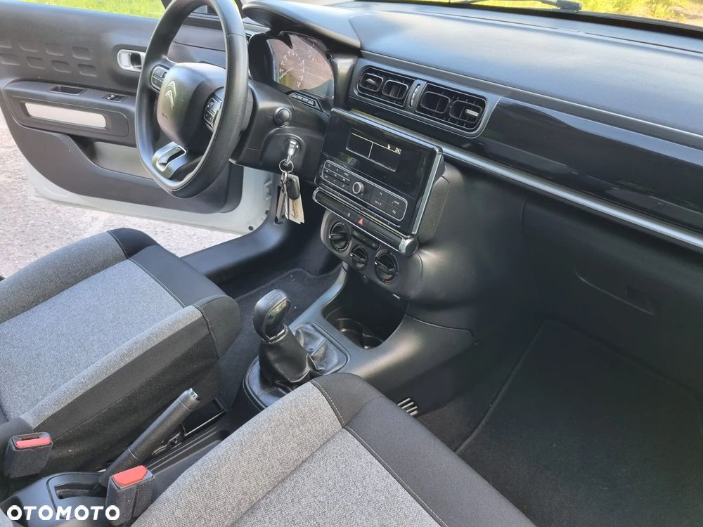 Citroën C3 Pure Tech 82 SHINE - 8