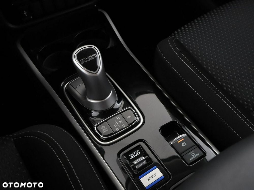 Mitsubishi Outlander 2.4 4WD - 27