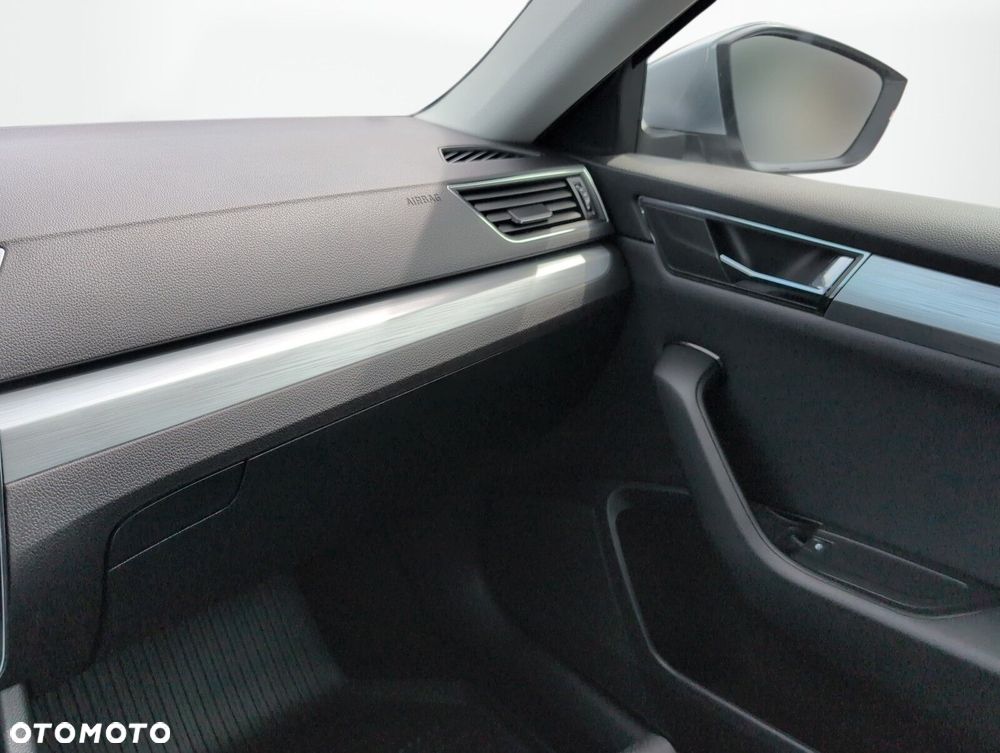 Skoda Superb 2.0 TSI Ambition DSG - 32
