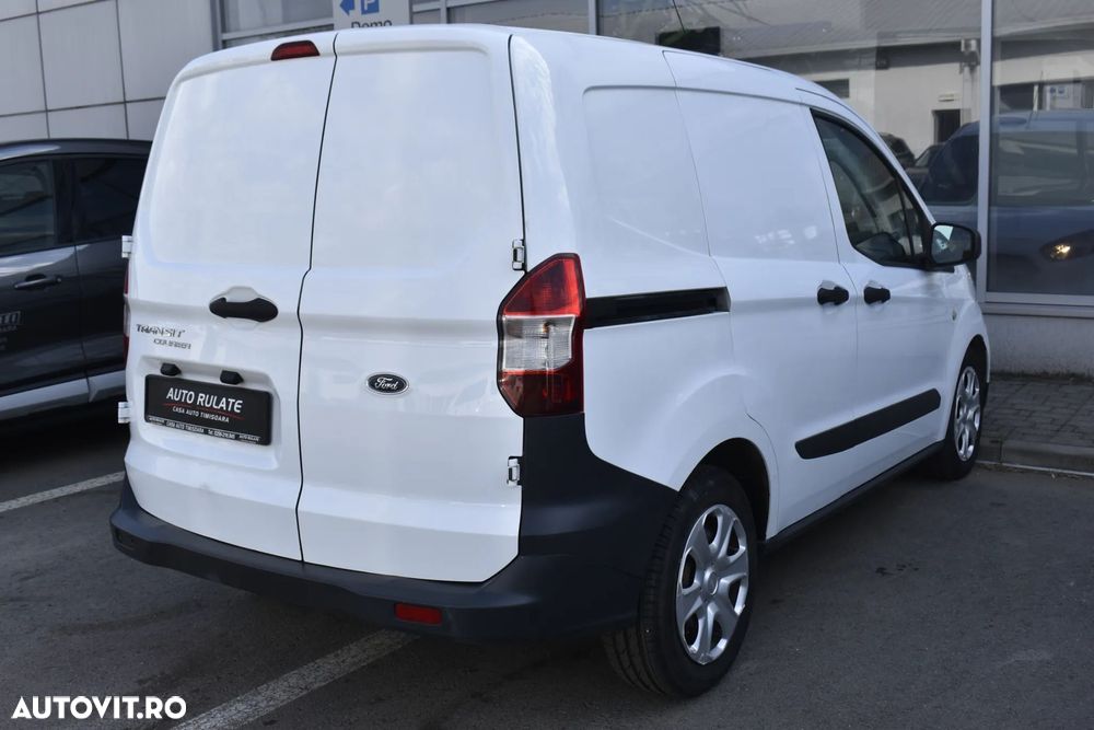 Ford Transit Courier - 14