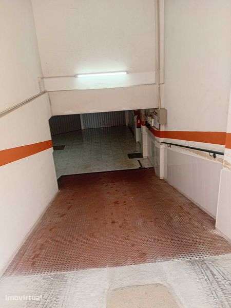 Venda de garagem ( Box Individual) - Queluz Belas - Grande imagem: 3/8