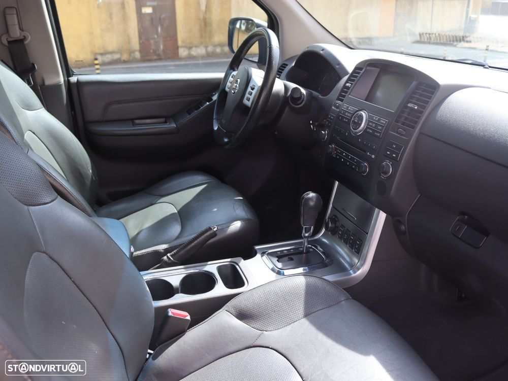 Nissan Navara 3.0 dCi V6 CD LE AT 4WD - 15