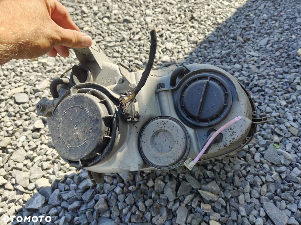 MERCEDES W209 CLK LAMPA przednia przód Prawa Lewa CAŁE ZACZEPY! uk H7 - 11