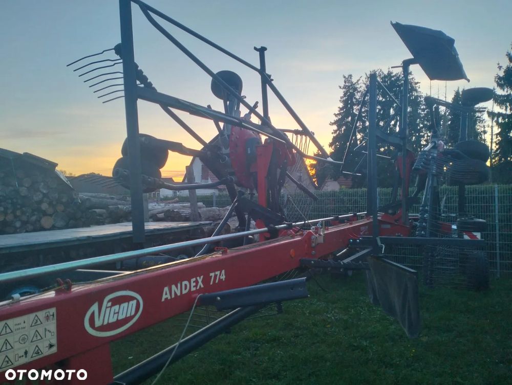 Vicon Zgrabiarka 2 karuzelowa ANDEX 774  LINER 1750 - 6
