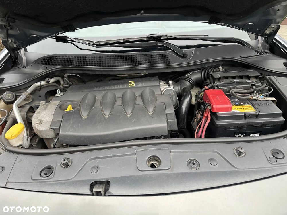 Renault Megane 1.6 Avantage - 8