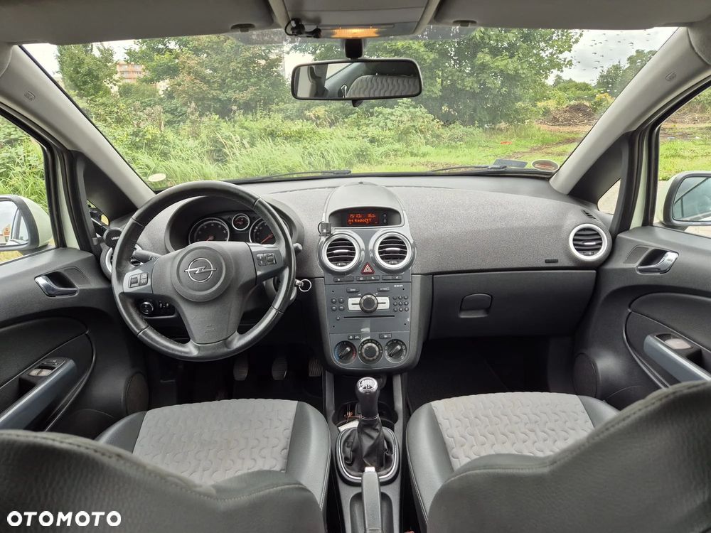 Opel Corsa 2011 photo 4