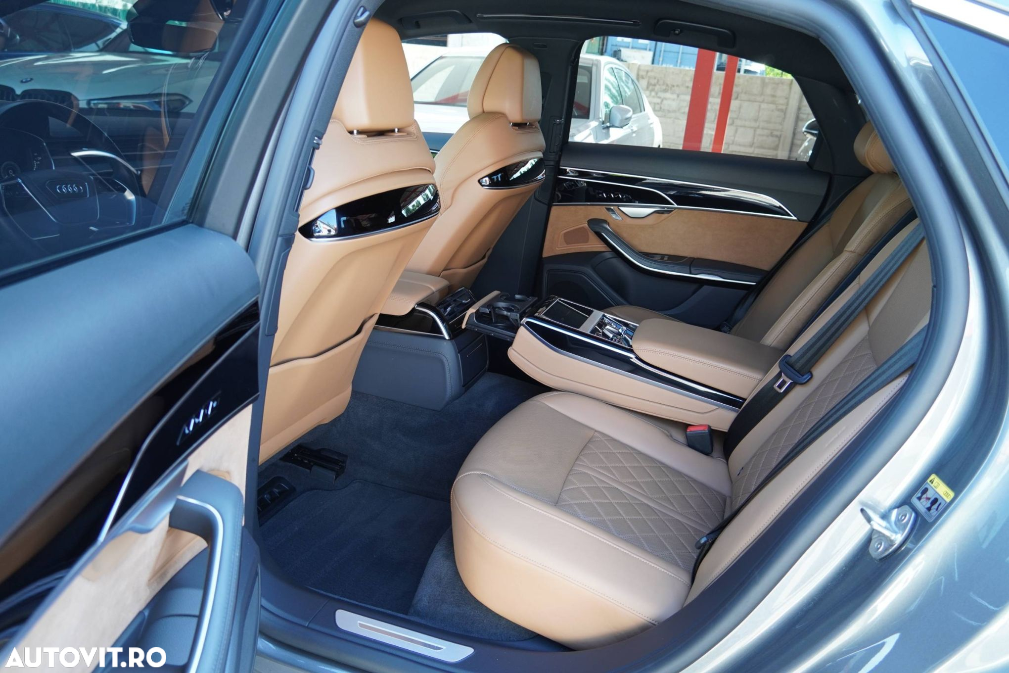 Audi A8 - 12