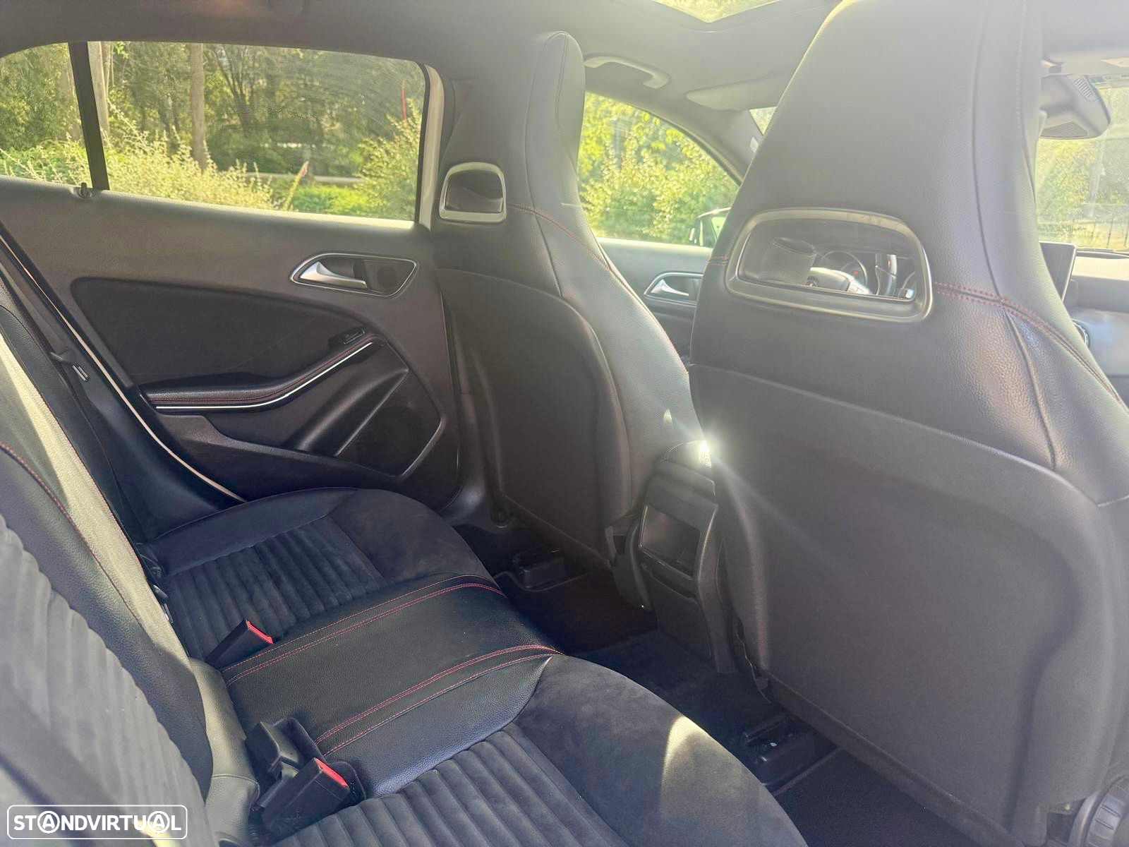 Mercedes-Benz GLA 220 CDi AMG Line 4-Matic - 16