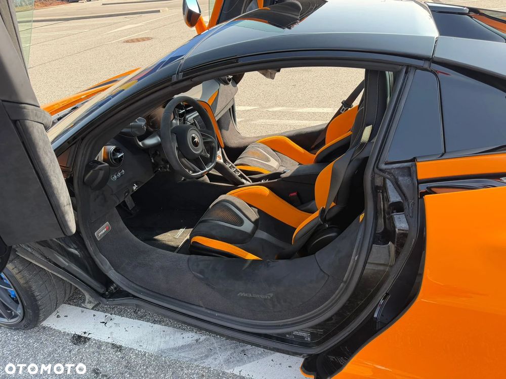McLaren 750S - 14