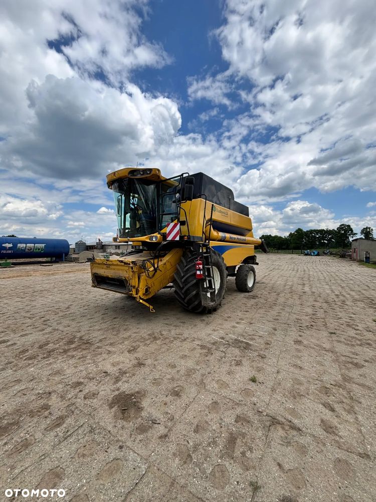 New Holland CSX7070