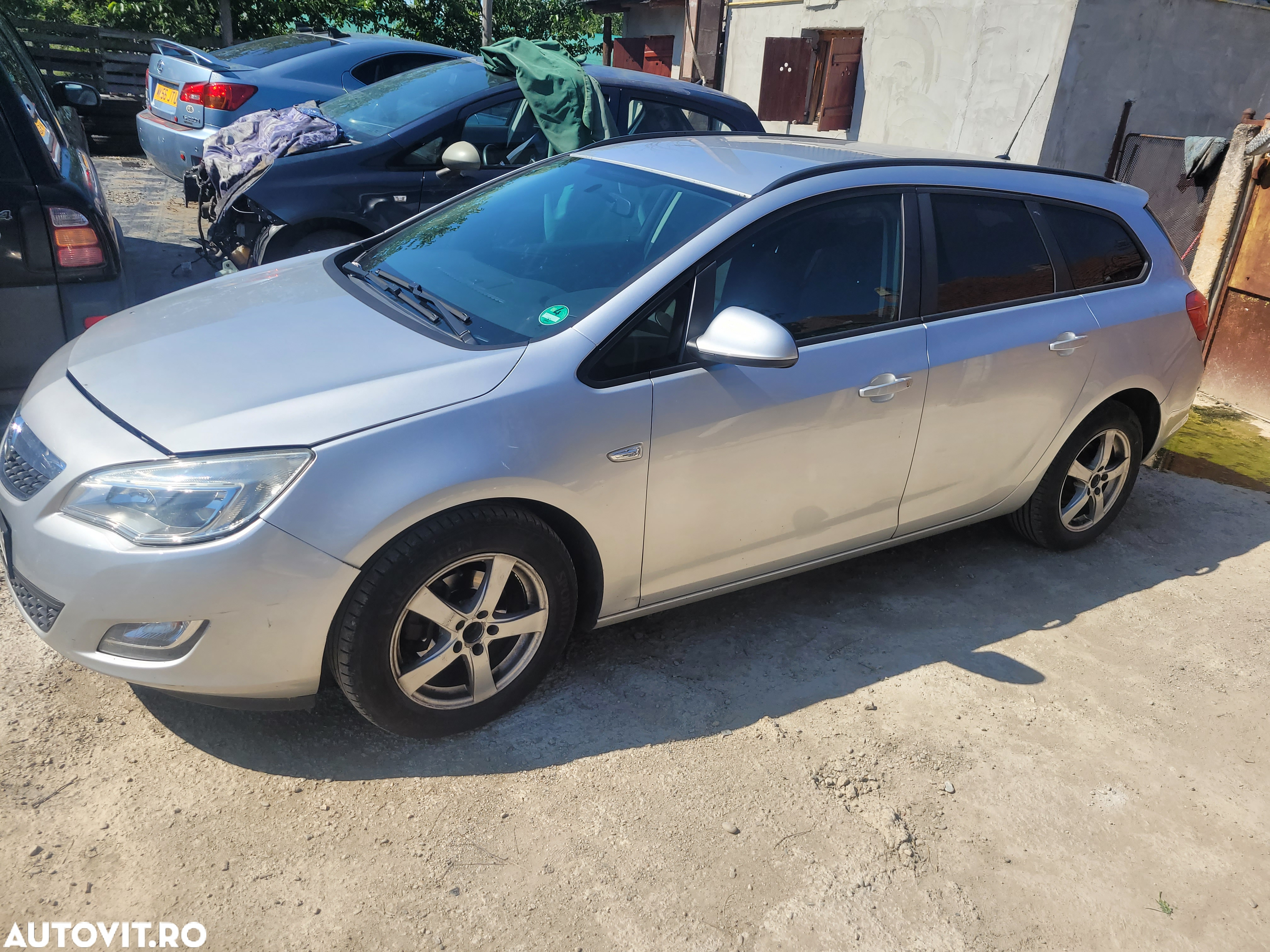 dezmembrez opel astra j,1.3l€5 - 2