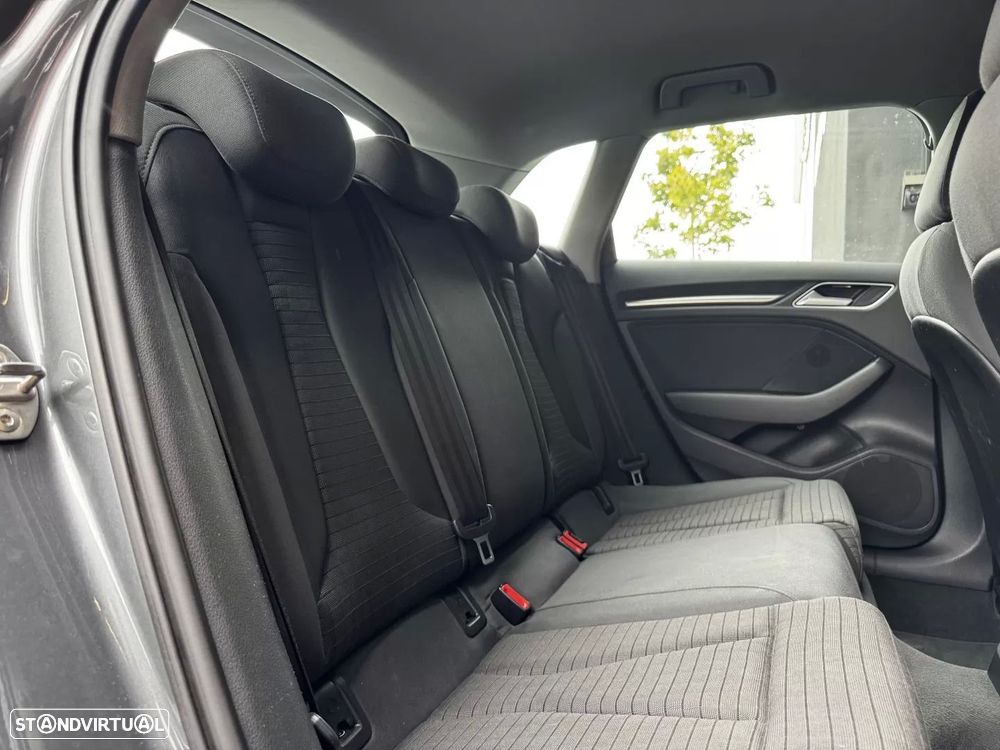 Audi A3 Sportback 1.6 TDI S-line - 22