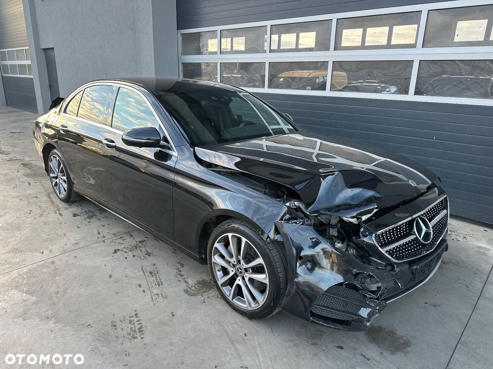 Mercedes-Benz Klasa E 200 4-Matic AMG - 5