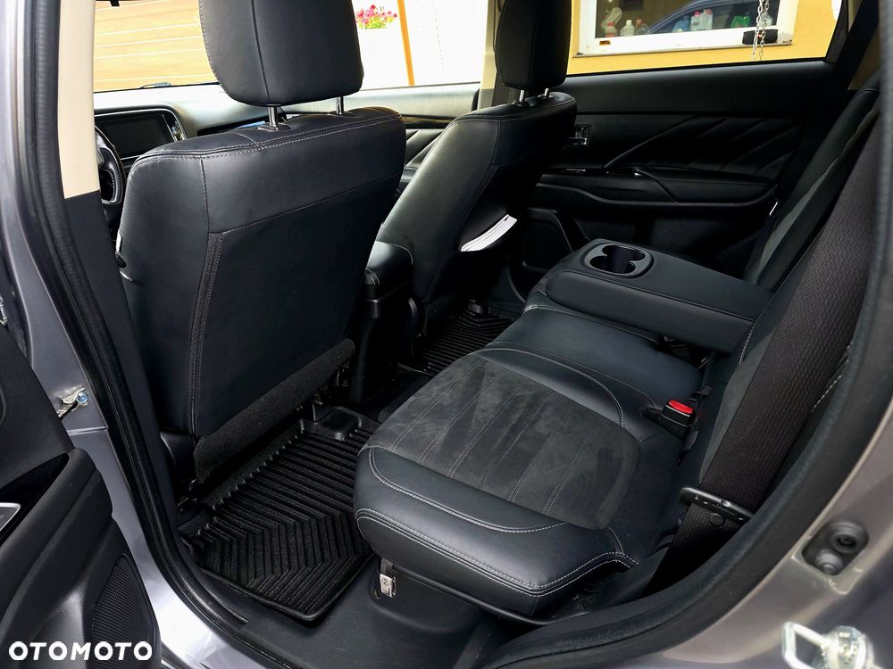 Mitsubishi Outlander - 14