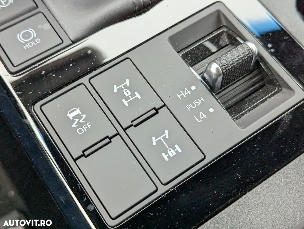 Toyota Land Cruiser 300 - 19