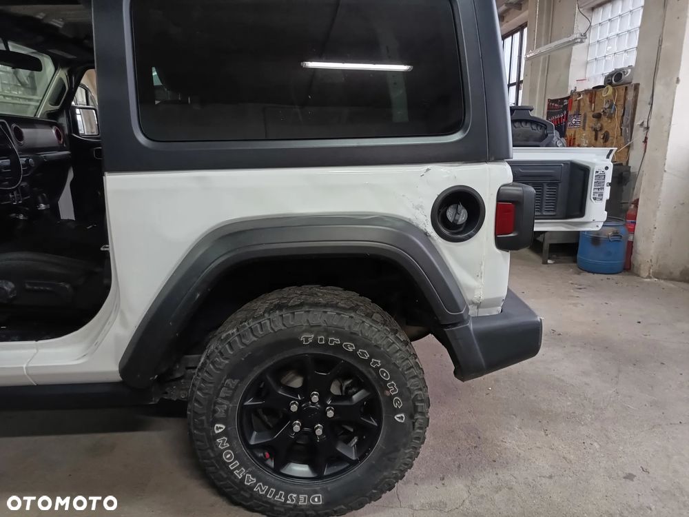 Jeep Wrangler - 14