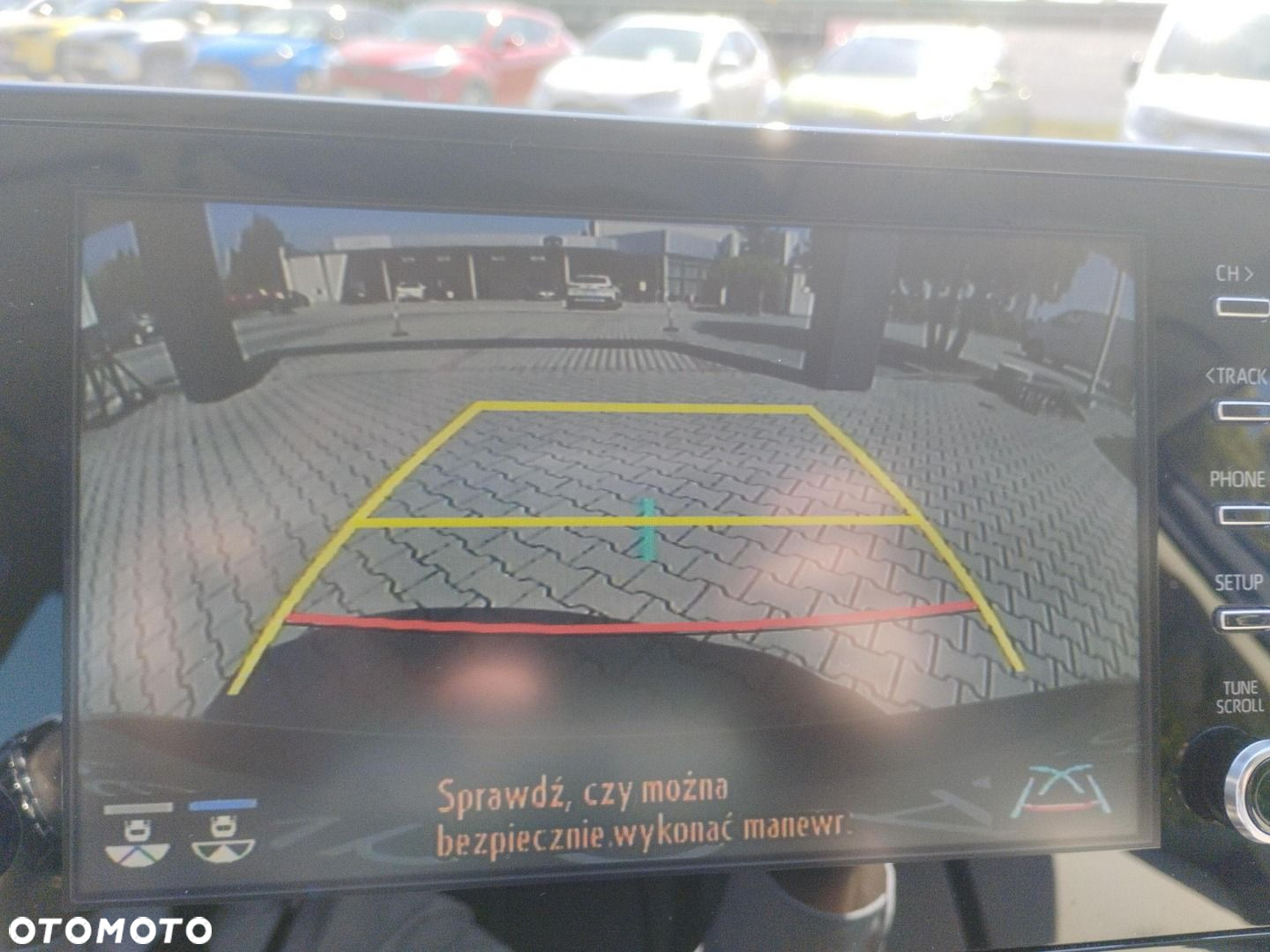 Toyota Camry - 19