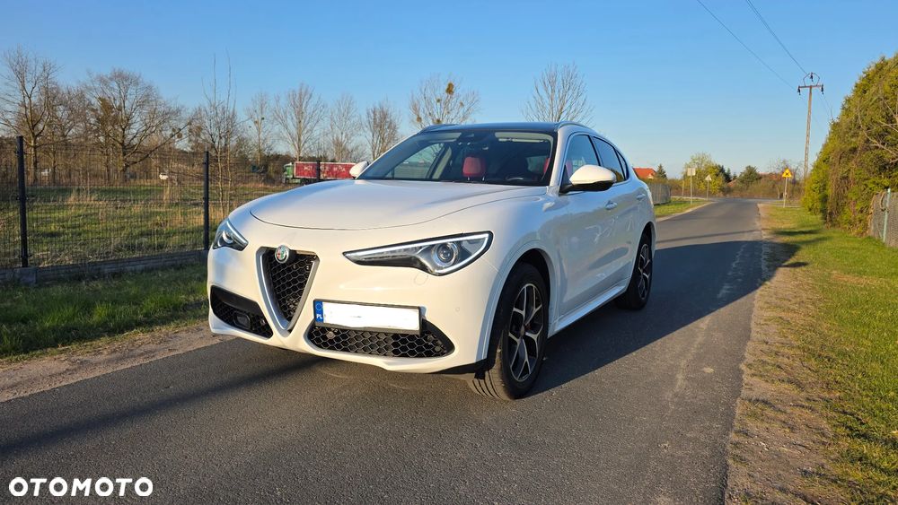 Alfa Romeo Stelvio 2.0 Turbo 16V AT8-Q4 Ti - 3