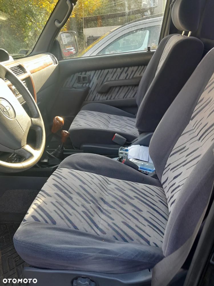 Toyota Land Cruiser - 6