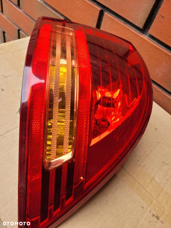 LAMPA PRAWA TYŁ TYLNA Kia Magnetis II 05-10r 92402-2G0 - 3