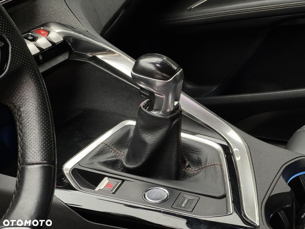 Peugeot 3008 1.2 PureTech GT S&S - 11