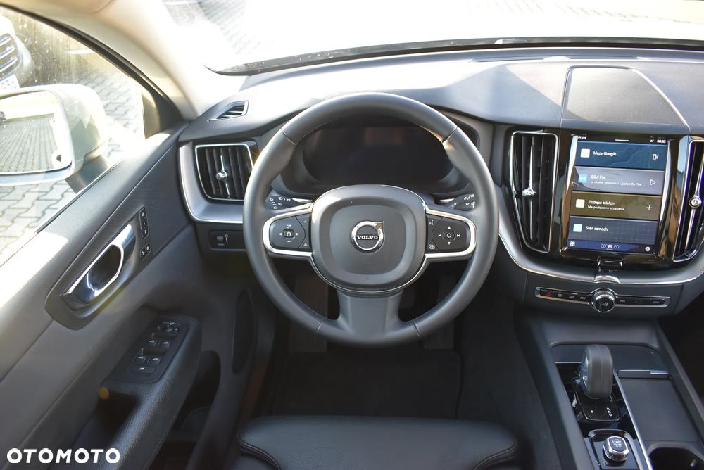 Volvo XC 60 B4 B Momentum Pro - 23