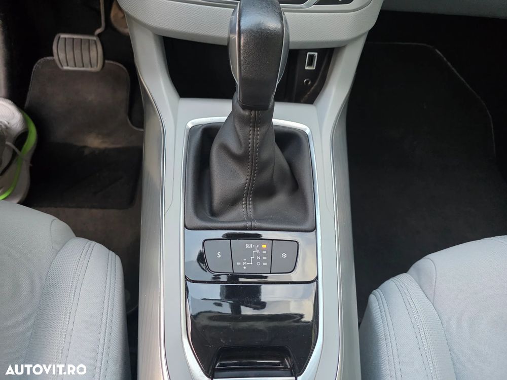 Peugeot 308 1.2 L PureTech Turbo S&S Allure Aut. - 19