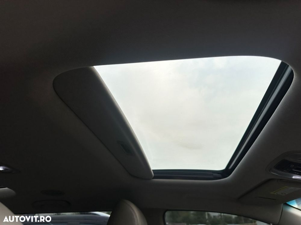 Kia Carnival - 9