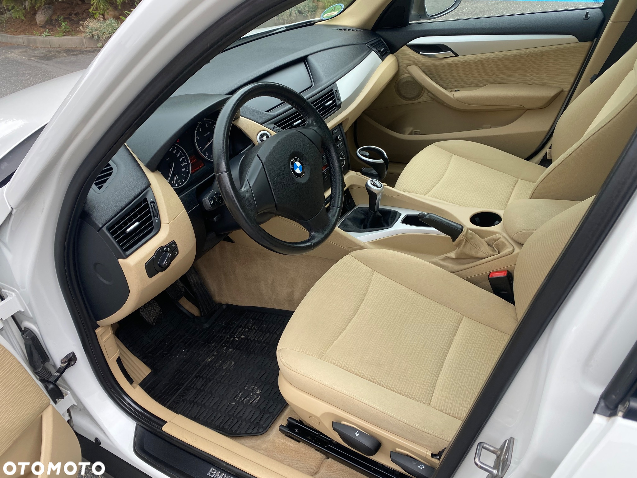 BMW X1 sDrive18i - 12