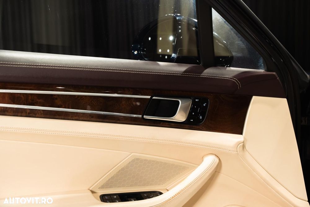 Porsche Panamera - 25