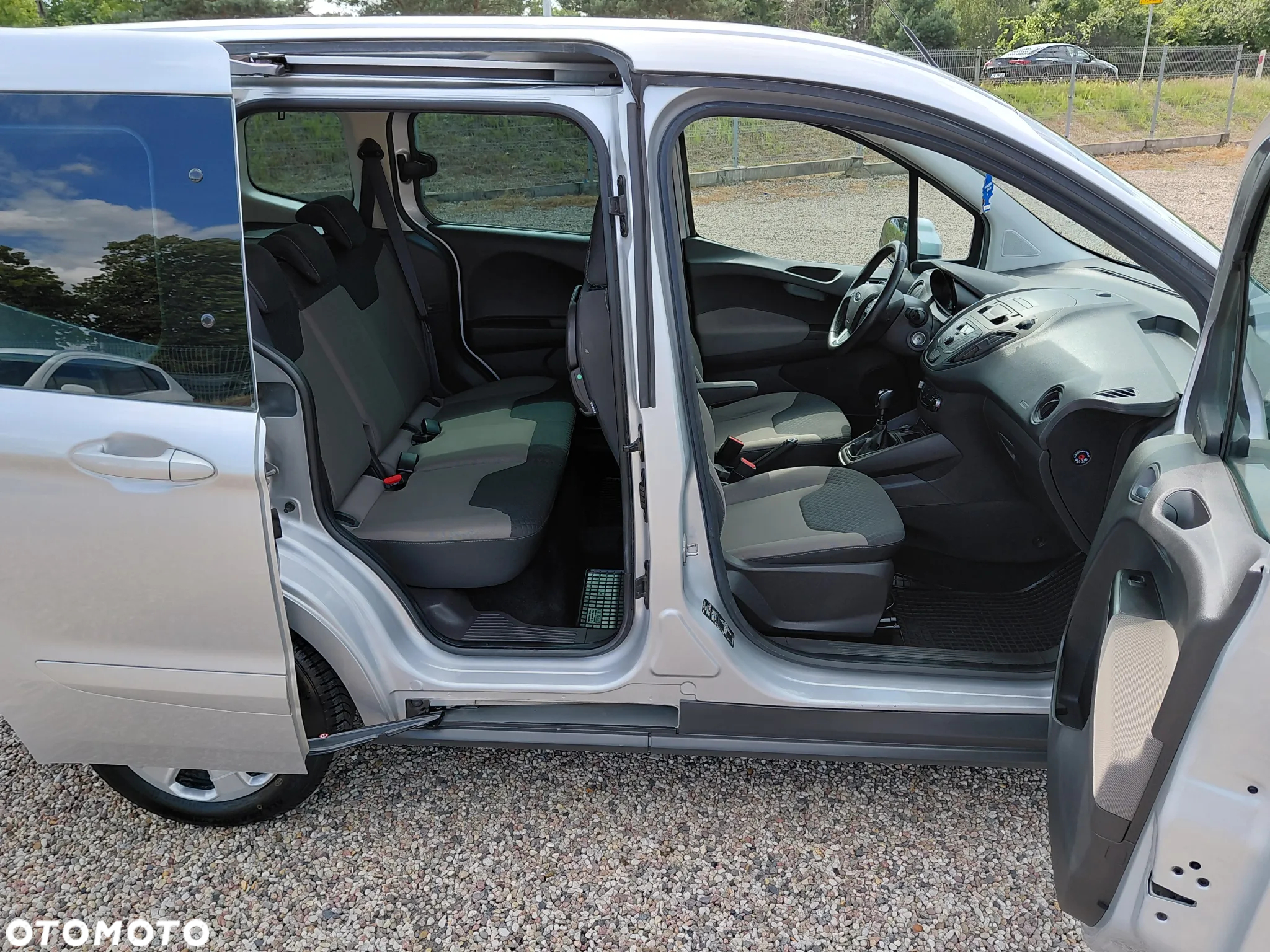 Ford Tourneo Courier 1.5 TDCi Trend - 15