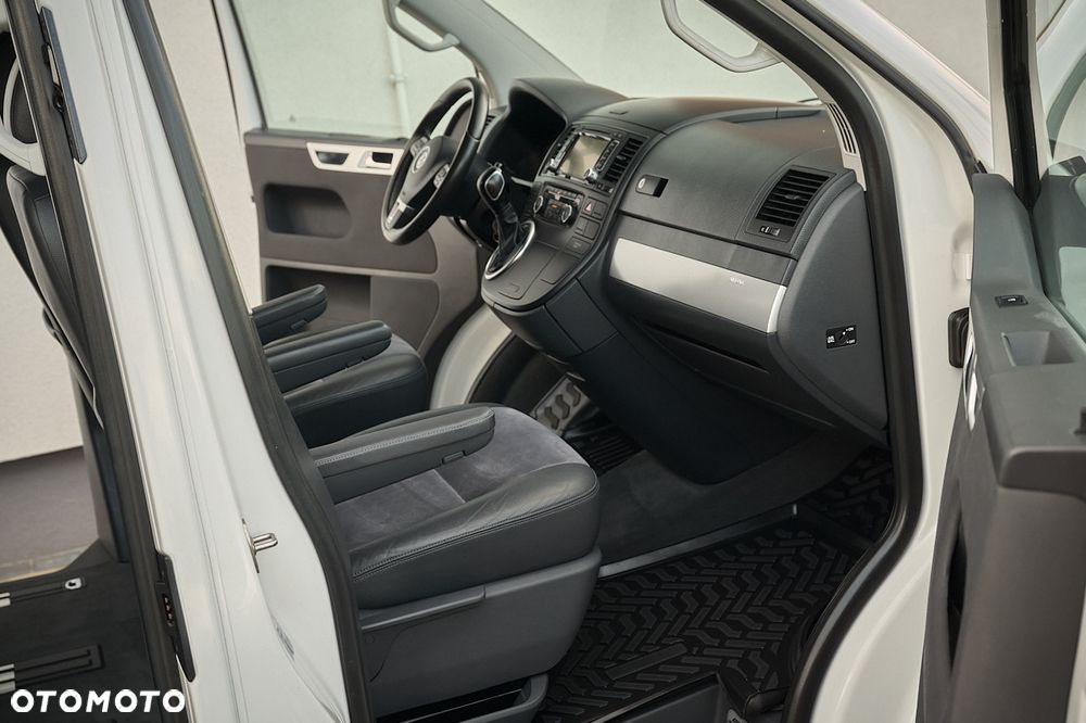 Volkswagen Multivan - 29