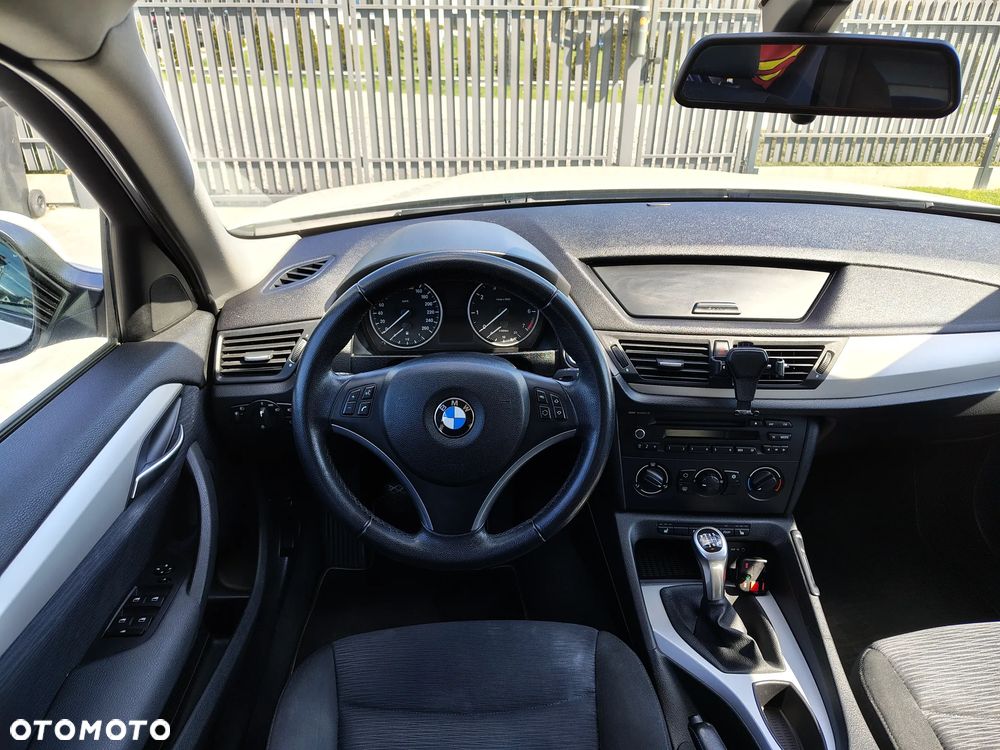 BMW X1 sDrive18i - 13