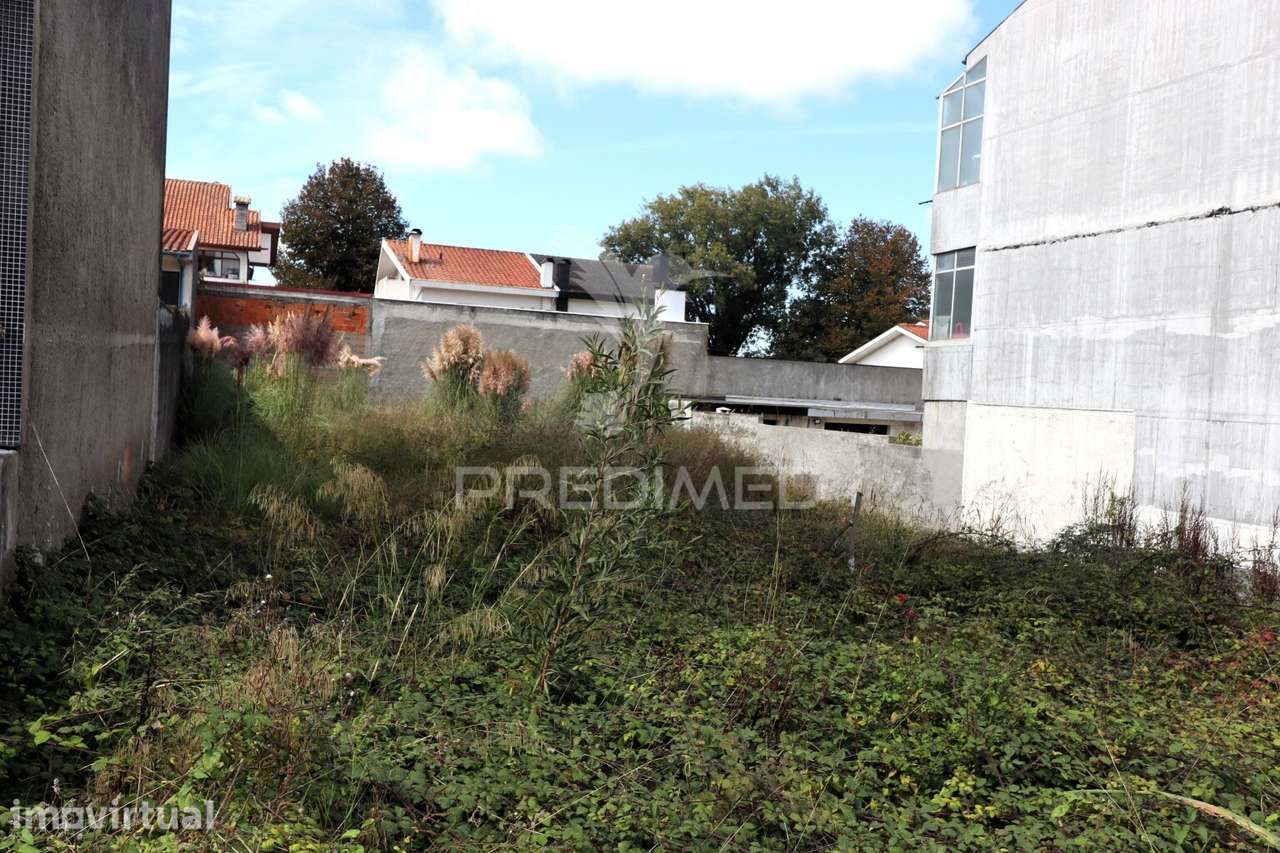 Terreno urbano para construçao de moradia ou prédio ( 4 pisos) - Grande imagem: 2/3