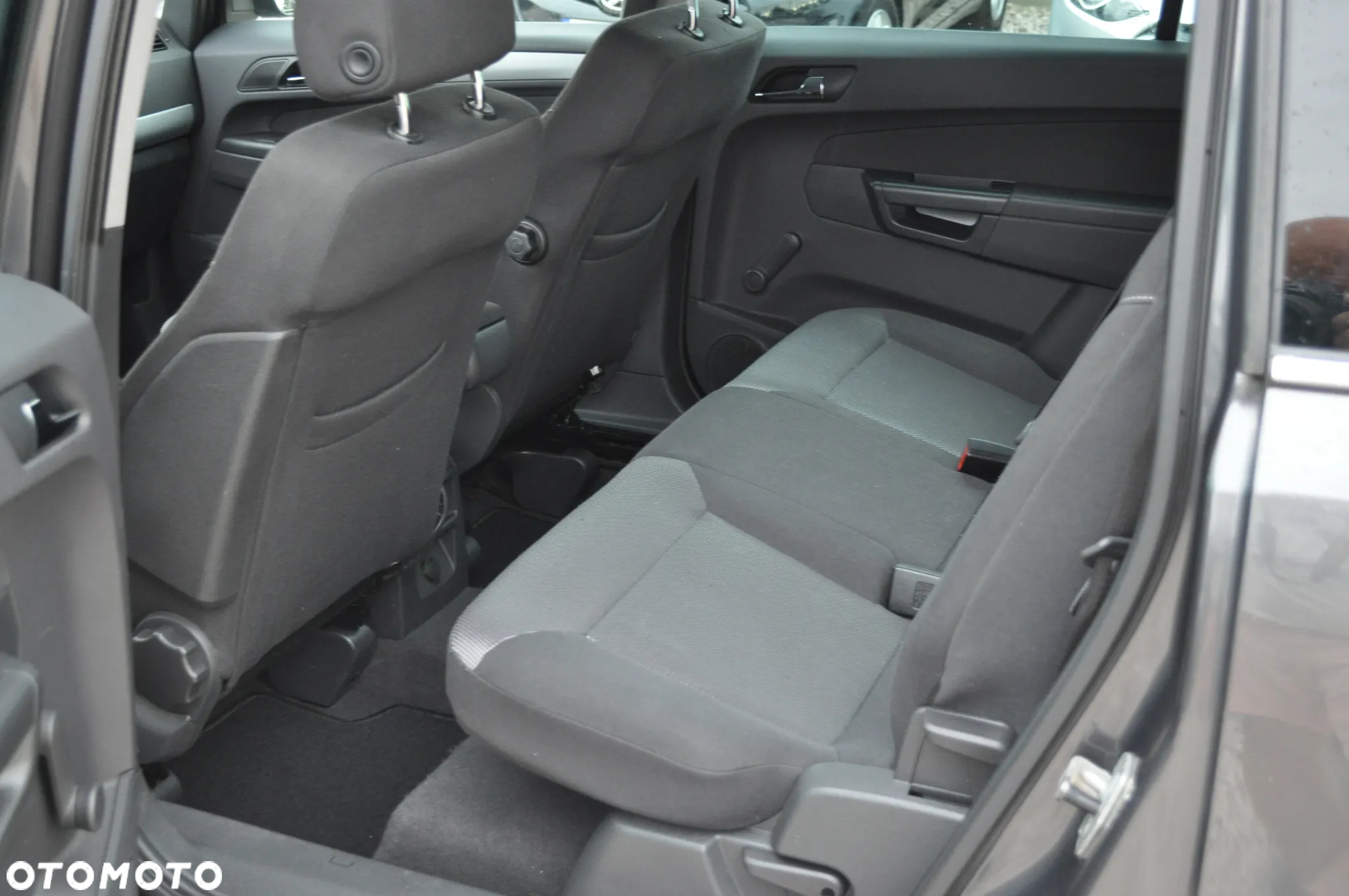 Opel Zafira 1.8 Cosmo - 26